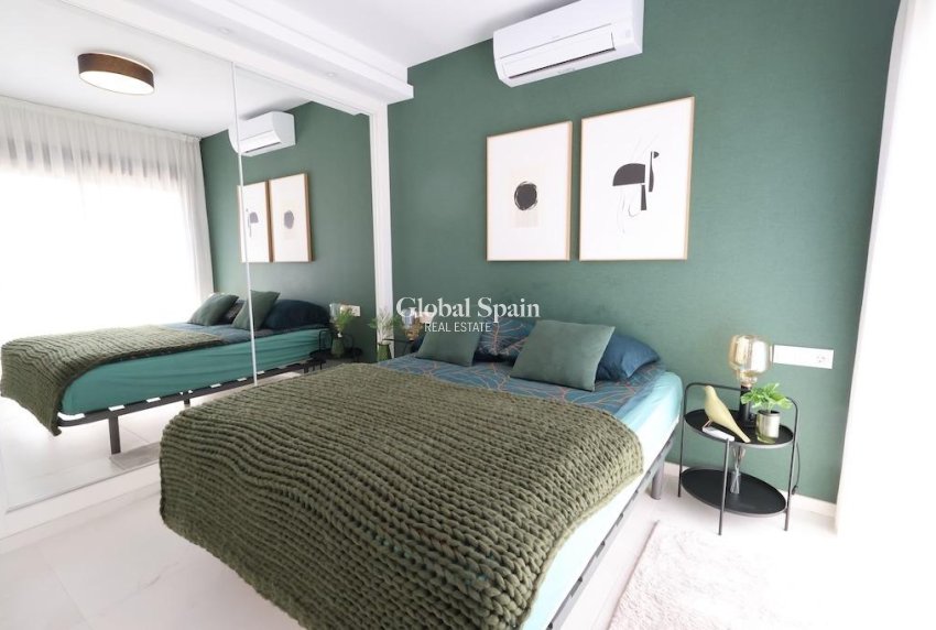 Resale - VILLA -
ROJALES - Inland