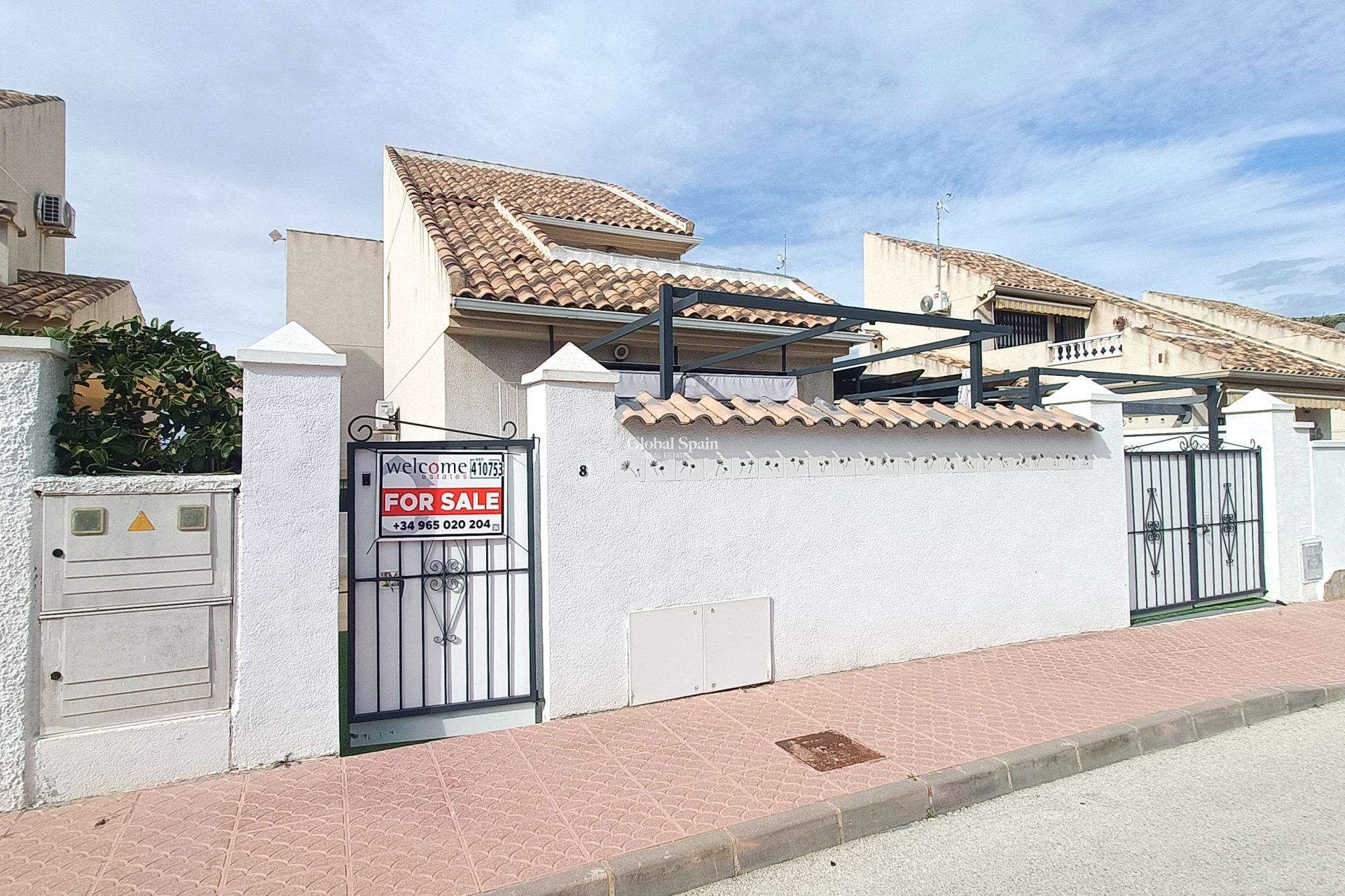 Resale - VILLA -
ROJALES - Inland