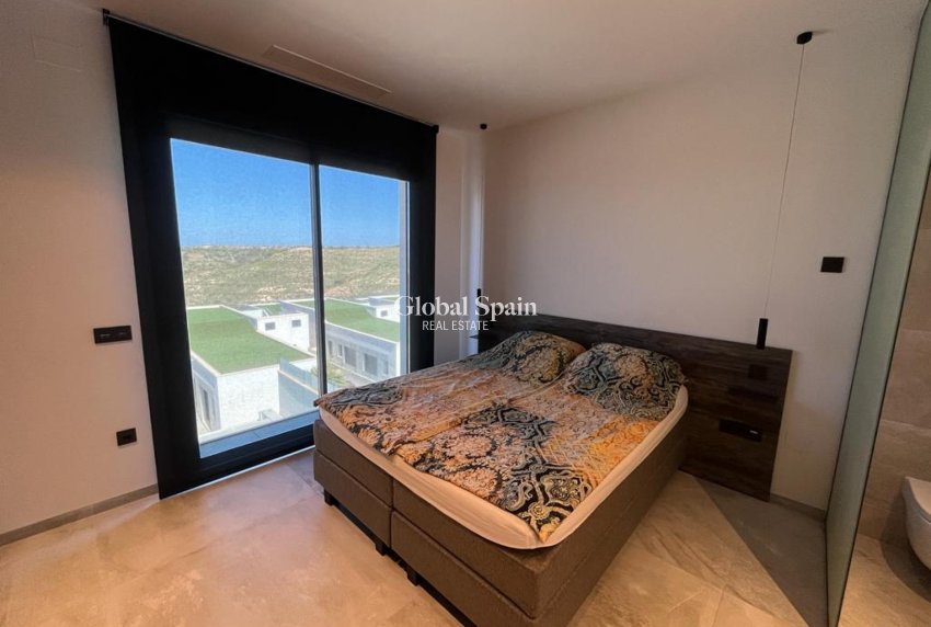 Resale - VILLA -
ROJALES - Inland