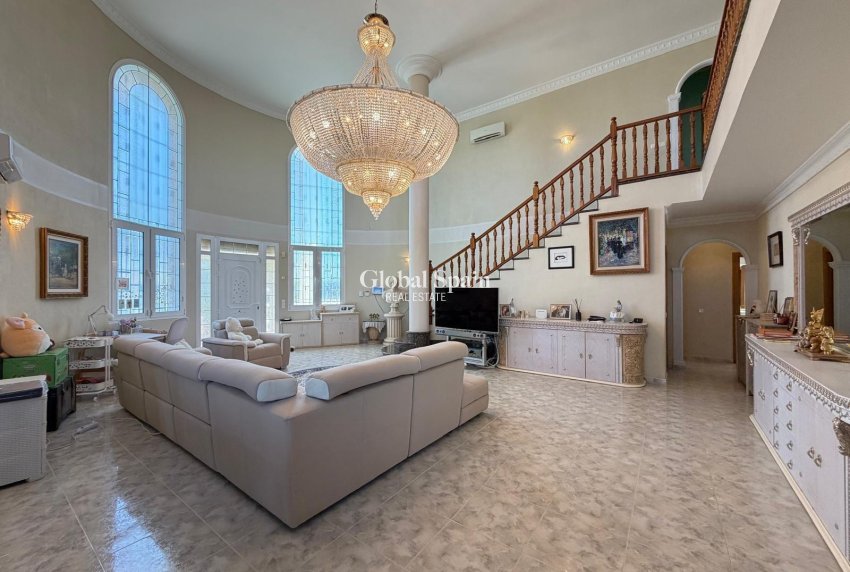 Resale - VILLA -
ROJALES - La Fiesta