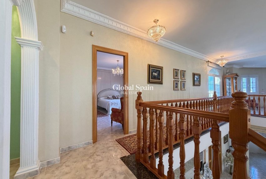 Resale - VILLA -
ROJALES - La Fiesta