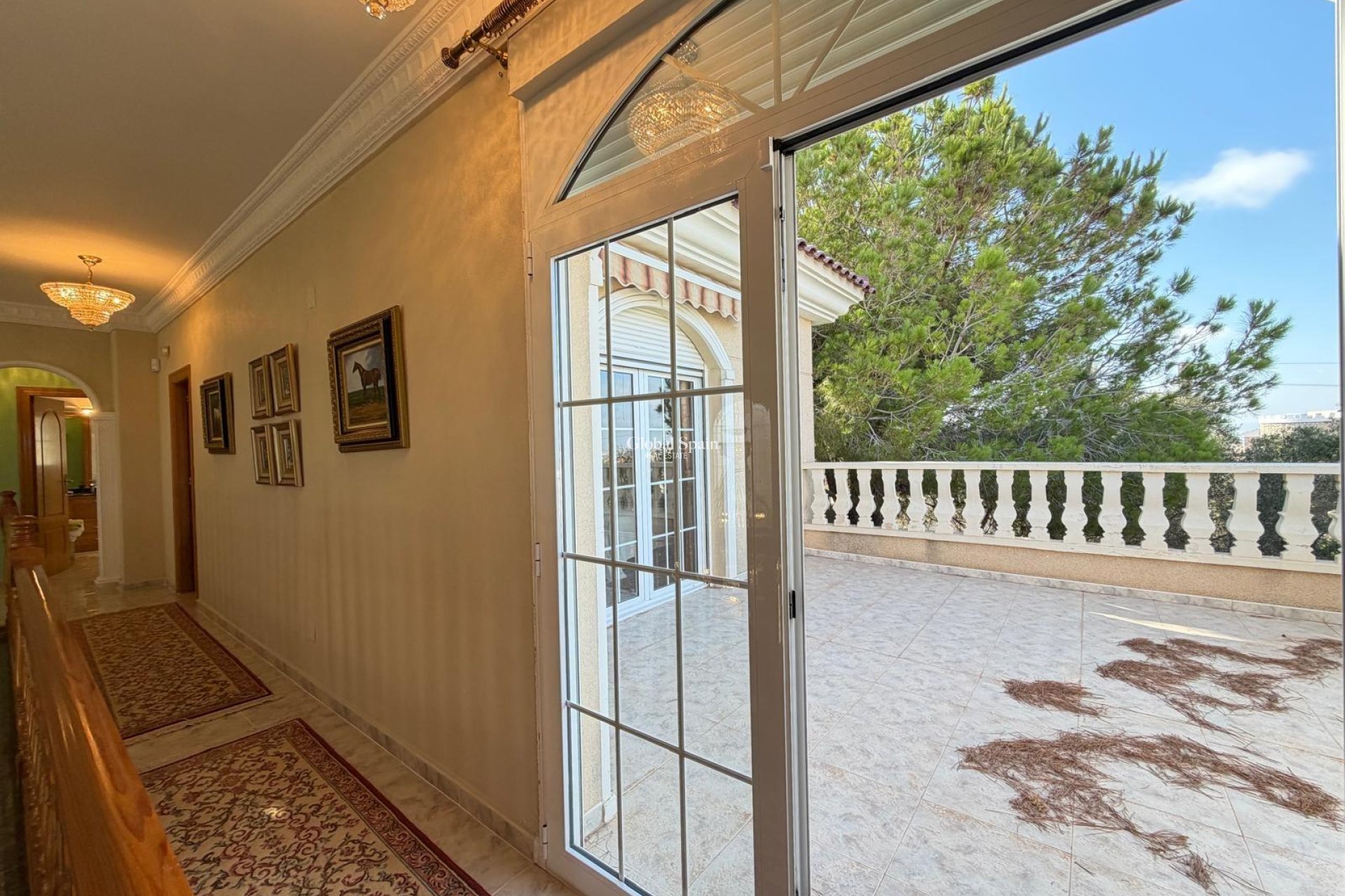 Resale - VILLA -
ROJALES - La Fiesta
