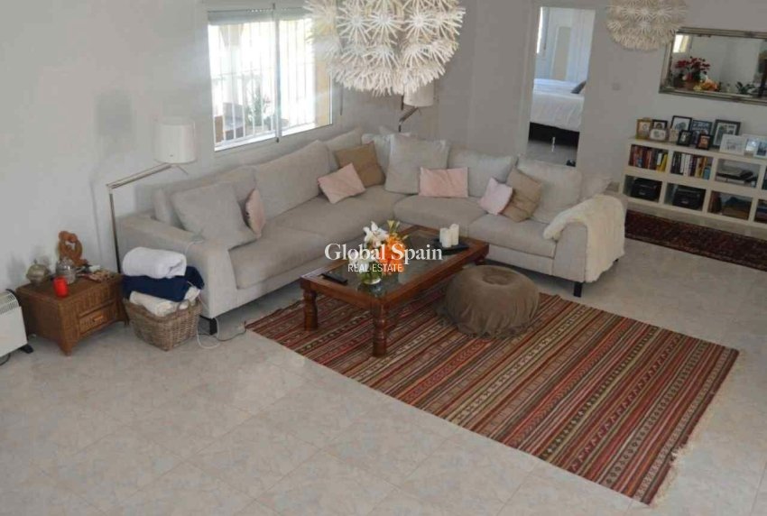 Resale - VILLA -
ROJALES - La Marquesa Golf