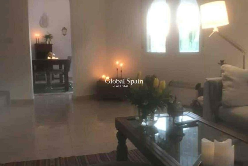 Resale - VILLA -
ROJALES - La Marquesa Golf