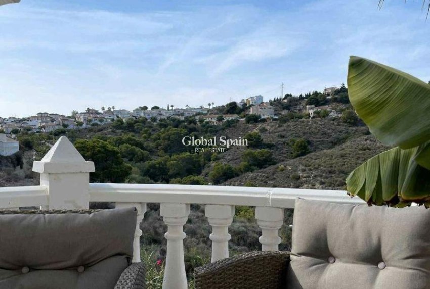 Resale - VILLA -
ROJALES - La Marquesa Golf