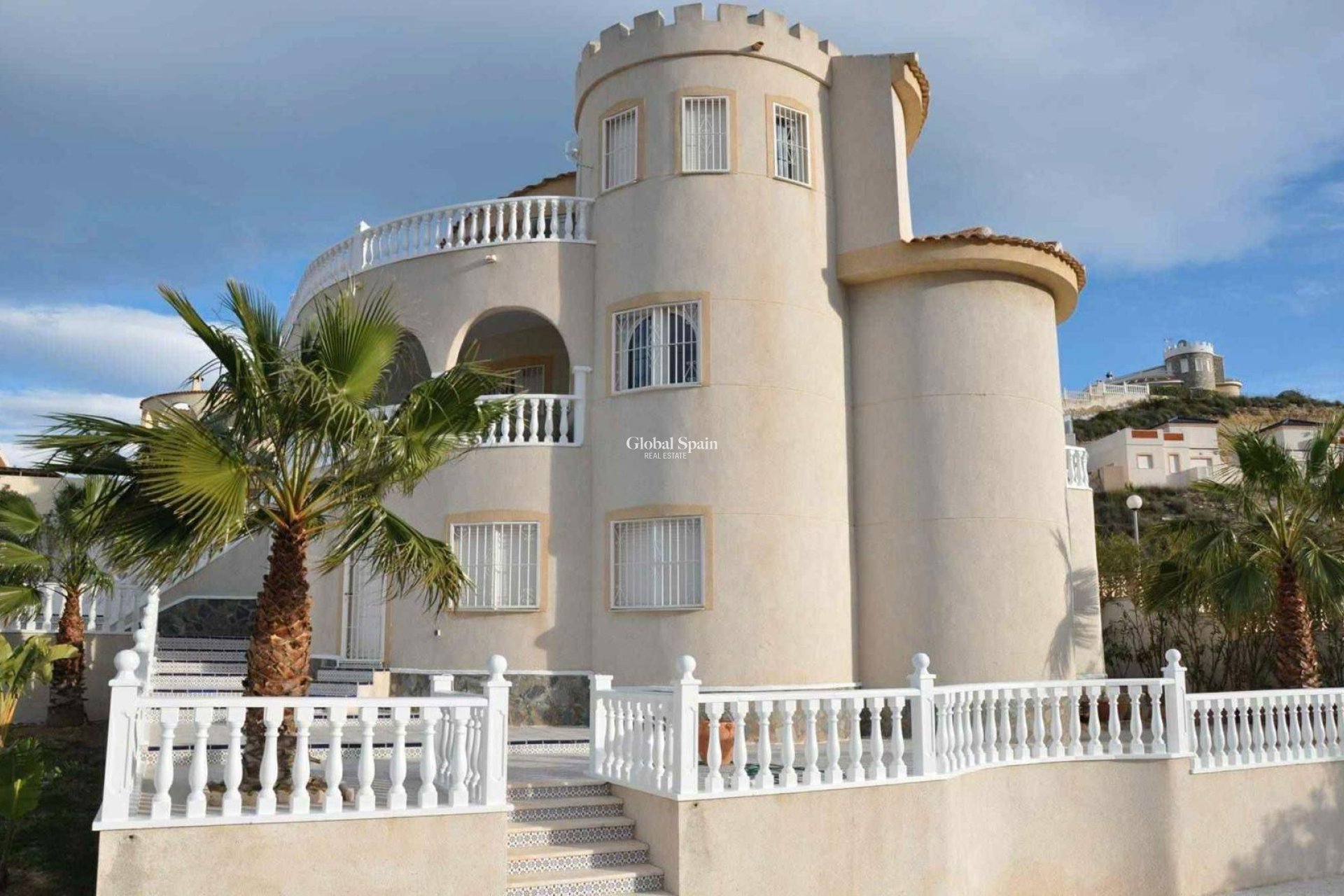 Resale - VILLA -
ROJALES - La Marquesa Golf