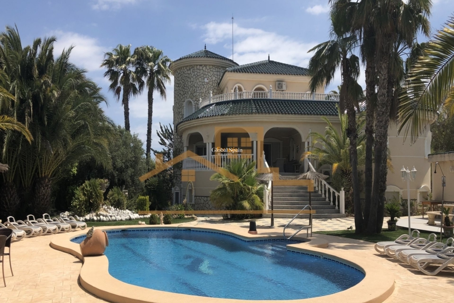 Resale - Villa -
ROJALES - La Marquesa
