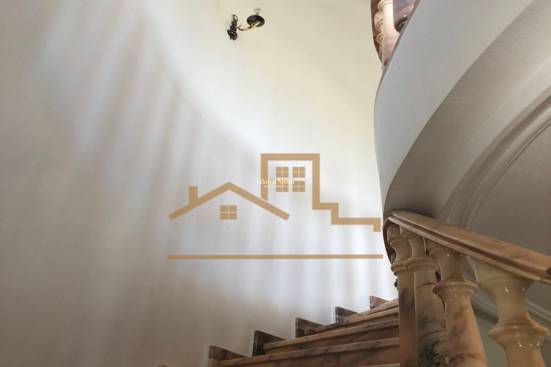 Resale - Villa -
ROJALES - La Marquesa