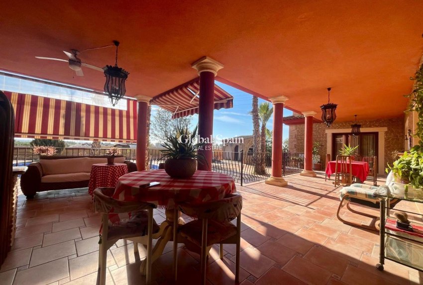 Resale - VILLA -
ROJALES - La Vega Baja