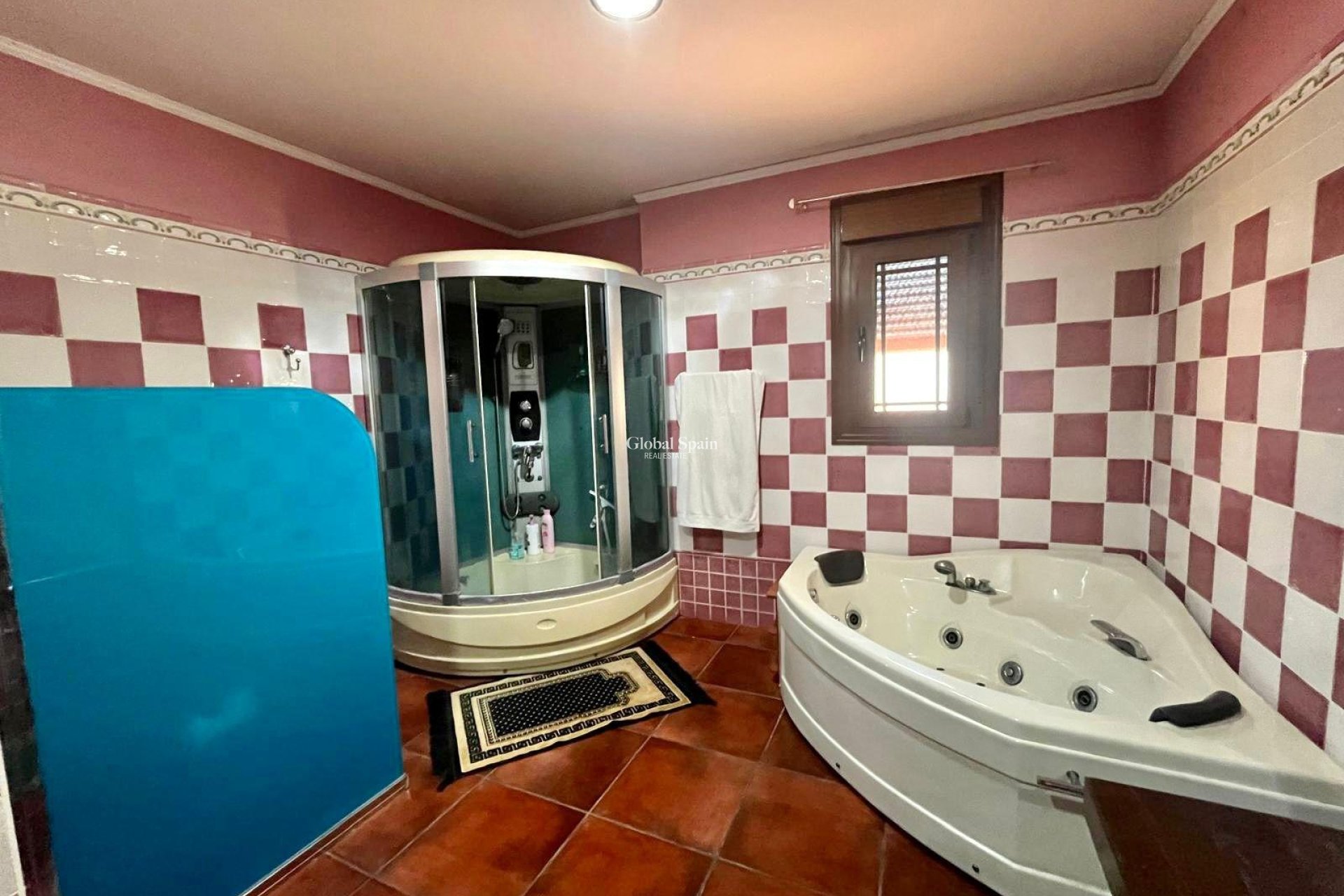 Resale - VILLA -
ROJALES - La Vega Baja