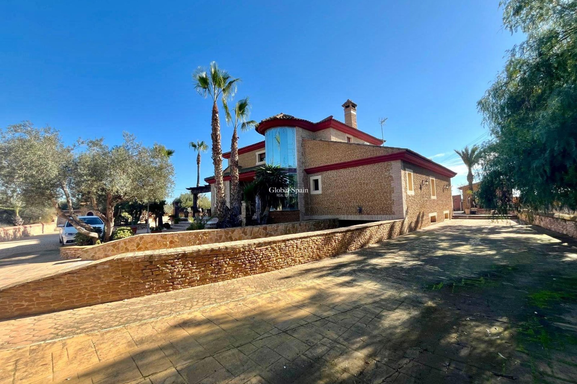 Resale - VILLA -
ROJALES - La Vega Baja