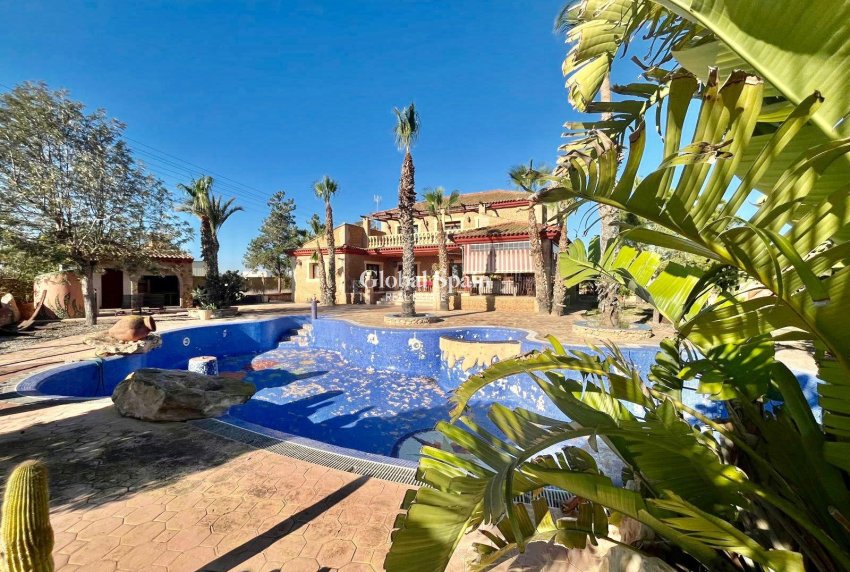 Resale - VILLA -
ROJALES - La Vega Baja