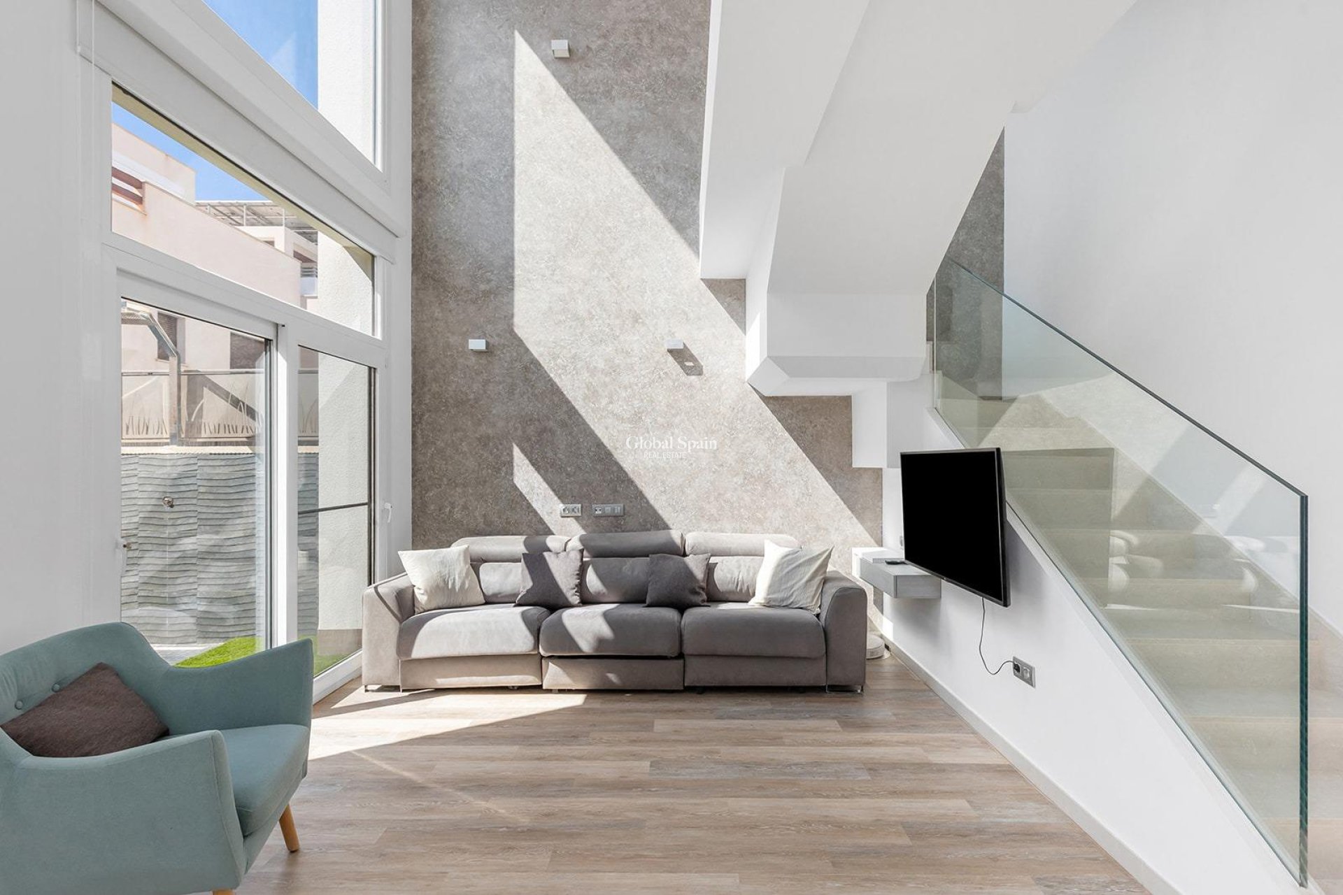 Resale - VILLA -
ROJALES - Pueblo bravo