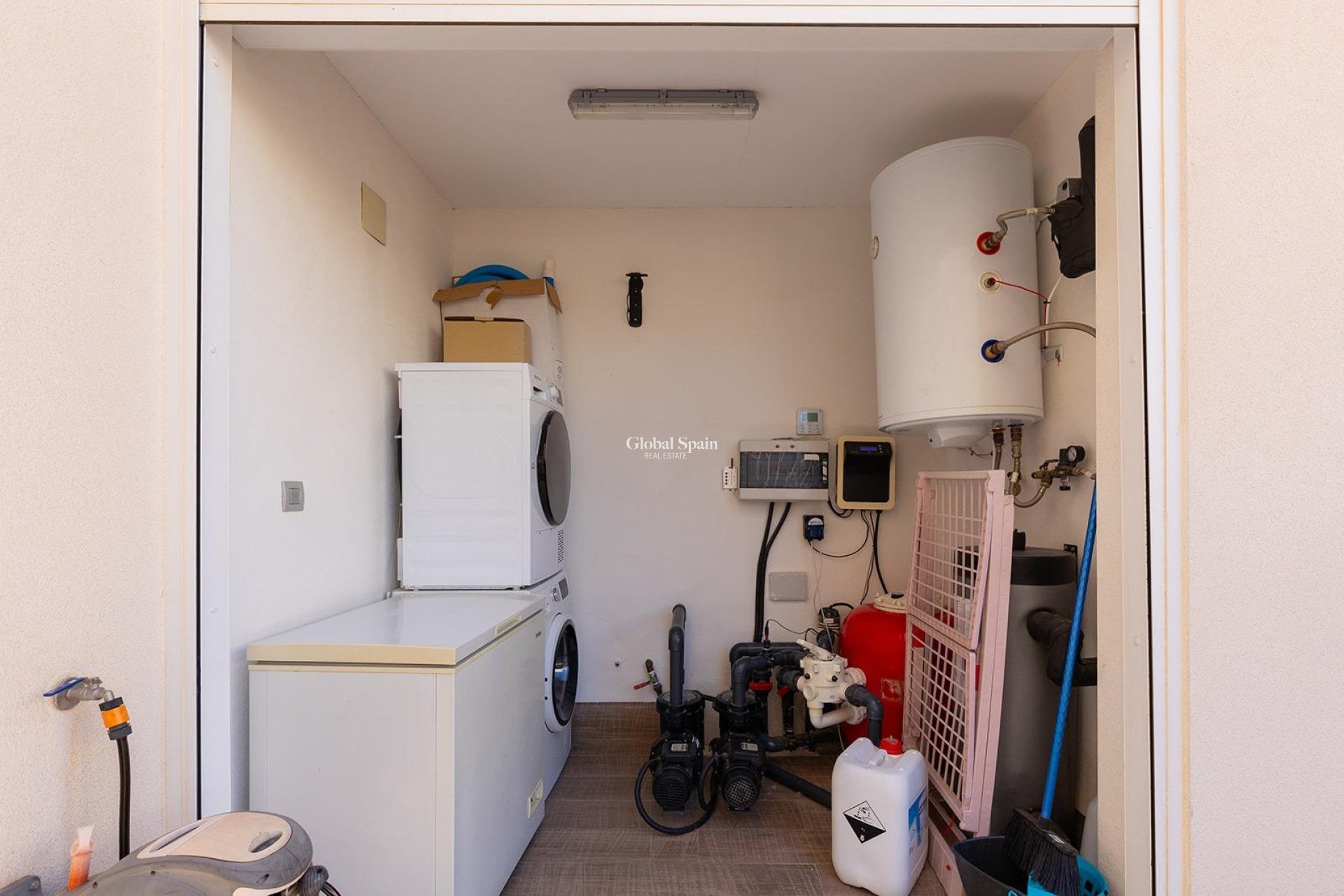 Resale - VILLA -
ROJALES - Pueblo bravo