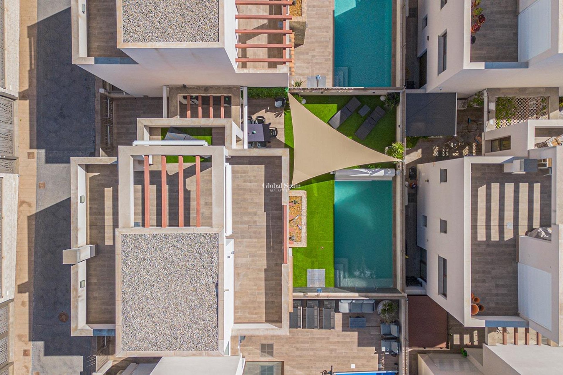 Resale - VILLA -
ROJALES - Pueblo bravo