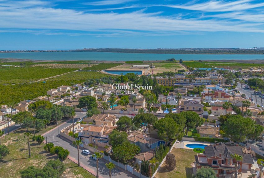 Resale - VILLA -
ROJALES - Pueblo Bravo