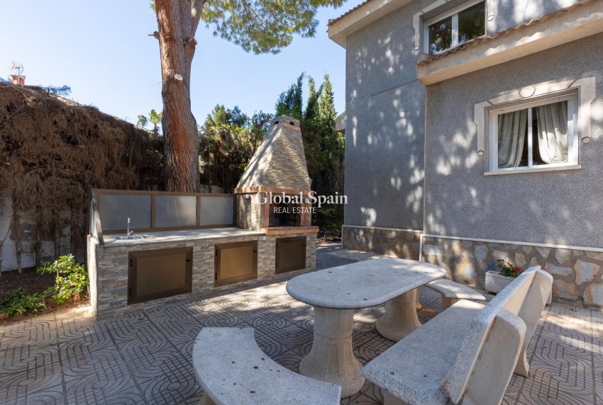 Resale - VILLA -
ROJALES - Pueblo Bravo