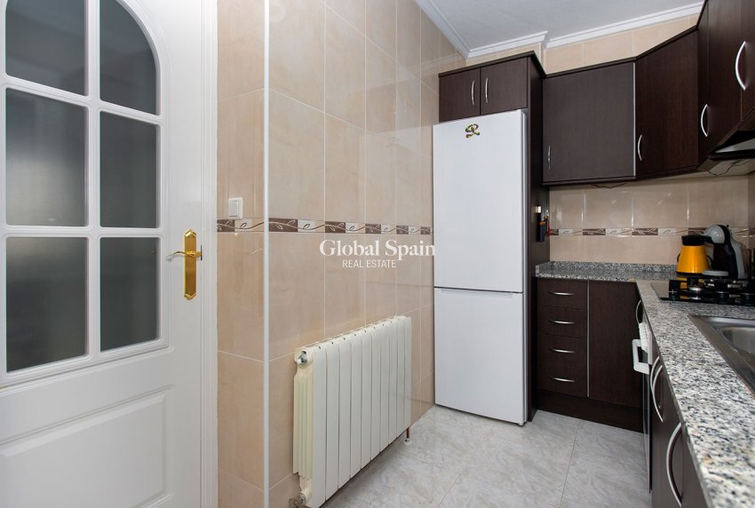 Resale - VILLA -
ROJALES - Pueblo