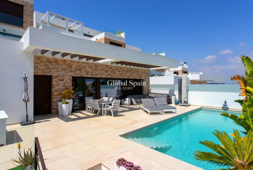 Resale - VILLA -
ROJALES - Rojales