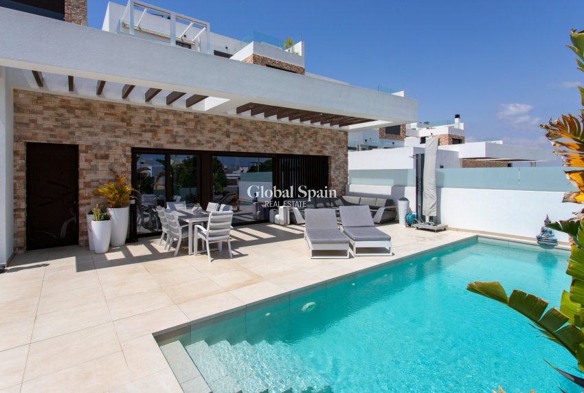 Resale - VILLA -
ROJALES - Rojales