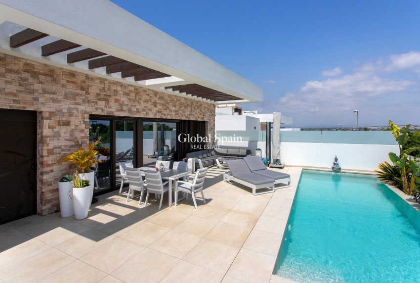 Resale - VILLA -
ROJALES - Rojales
