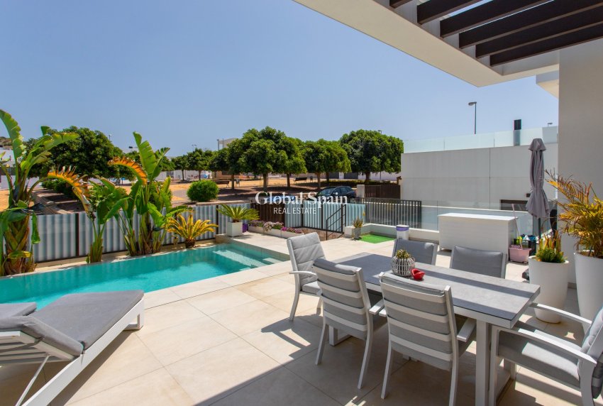 Resale - VILLA -
ROJALES - Rojales