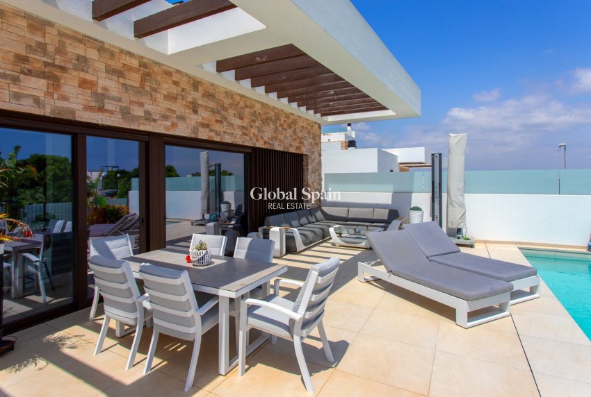 Resale - VILLA -
ROJALES - Rojales