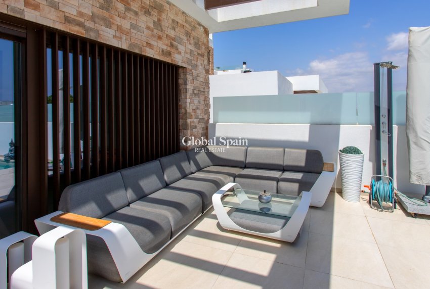 Resale - VILLA -
ROJALES - Rojales