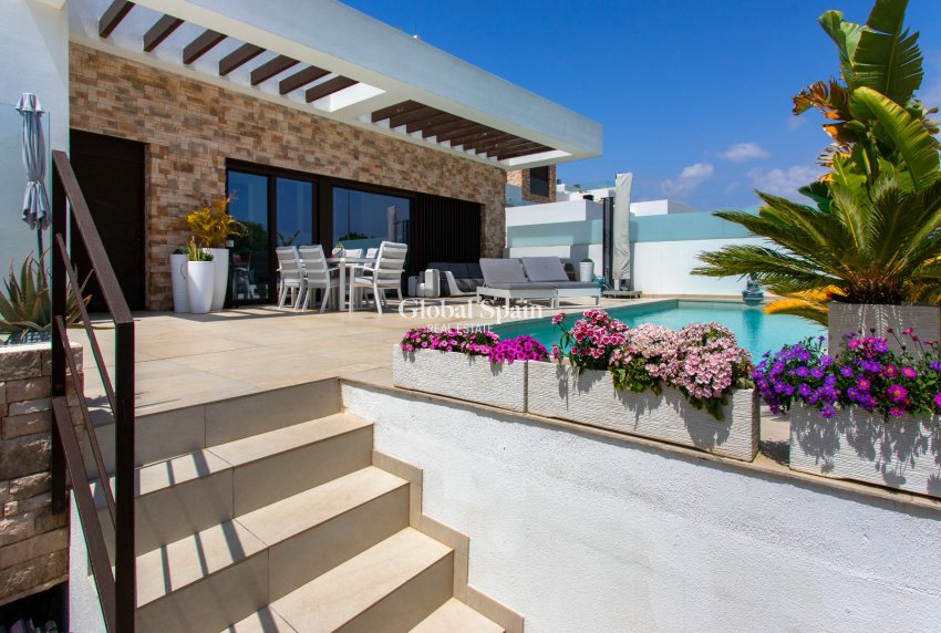 Resale - VILLA -
ROJALES - Rojales
