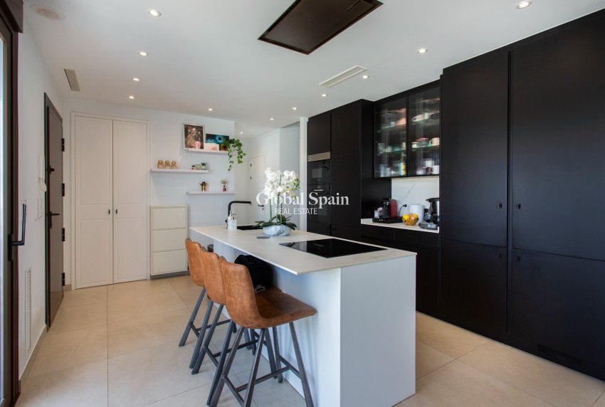Resale - VILLA -
ROJALES - Rojales