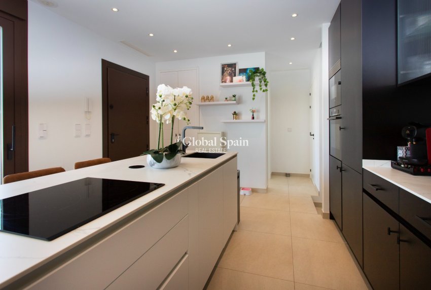 Resale - VILLA -
ROJALES - Rojales