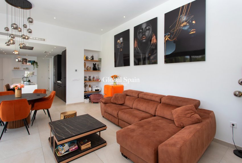 Resale - VILLA -
ROJALES - Rojales
