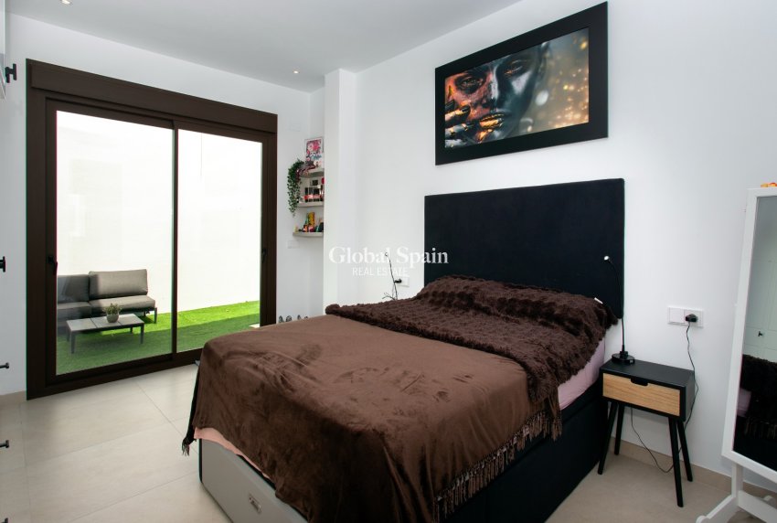 Resale - VILLA -
ROJALES - Rojales