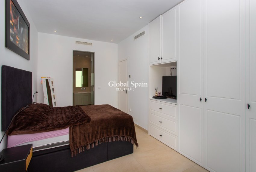 Resale - VILLA -
ROJALES - Rojales