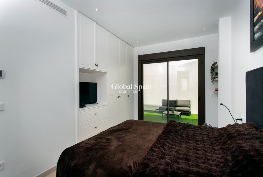 Resale - VILLA -
ROJALES - Rojales