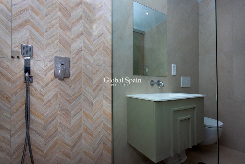 Resale - VILLA -
ROJALES - Rojales