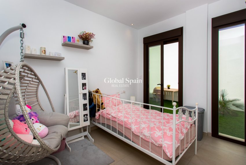 Resale - VILLA -
ROJALES - Rojales
