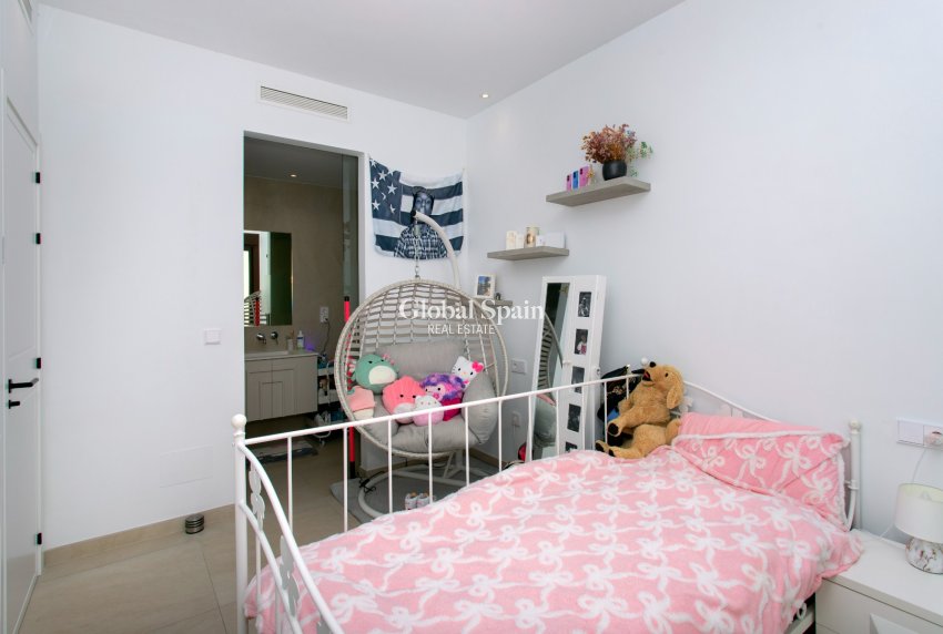 Resale - VILLA -
ROJALES - Rojales