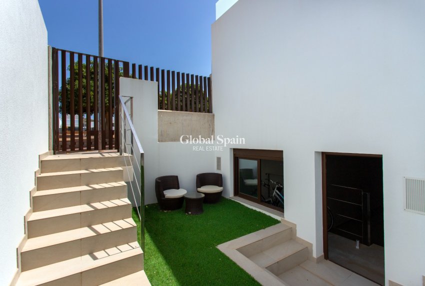 Resale - VILLA -
ROJALES - Rojales