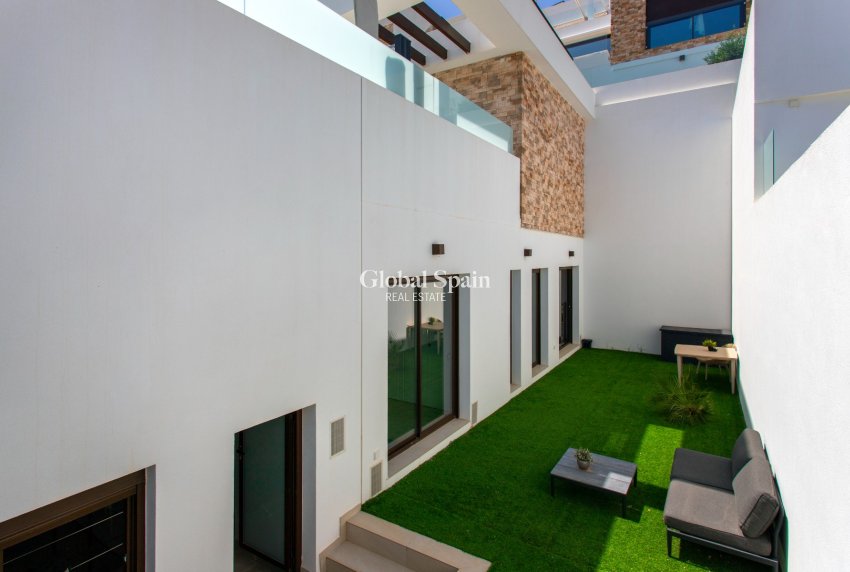 Resale - VILLA -
ROJALES - Rojales