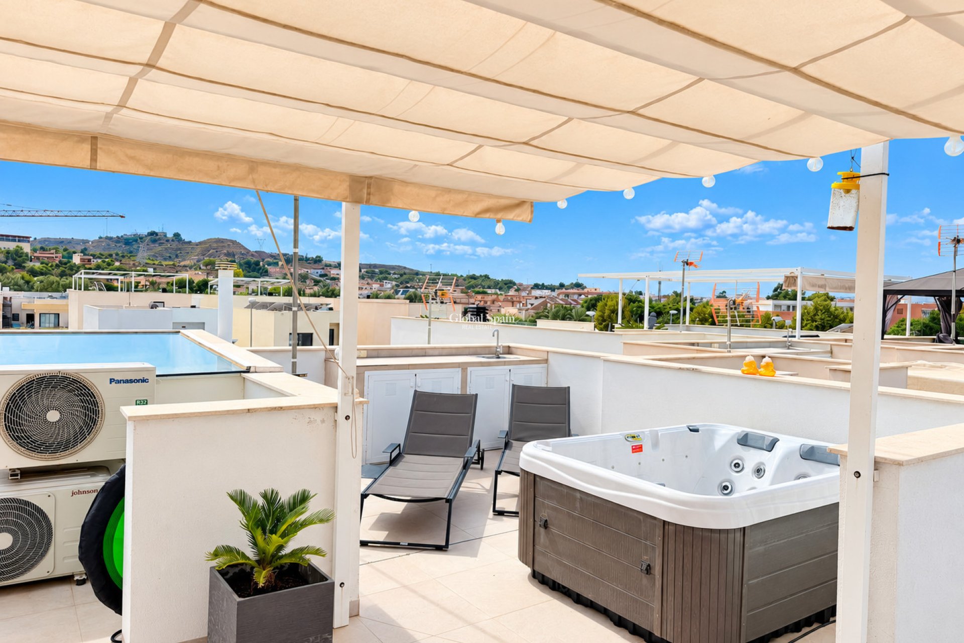Resale - VILLA -
ROJALES - Rojales
