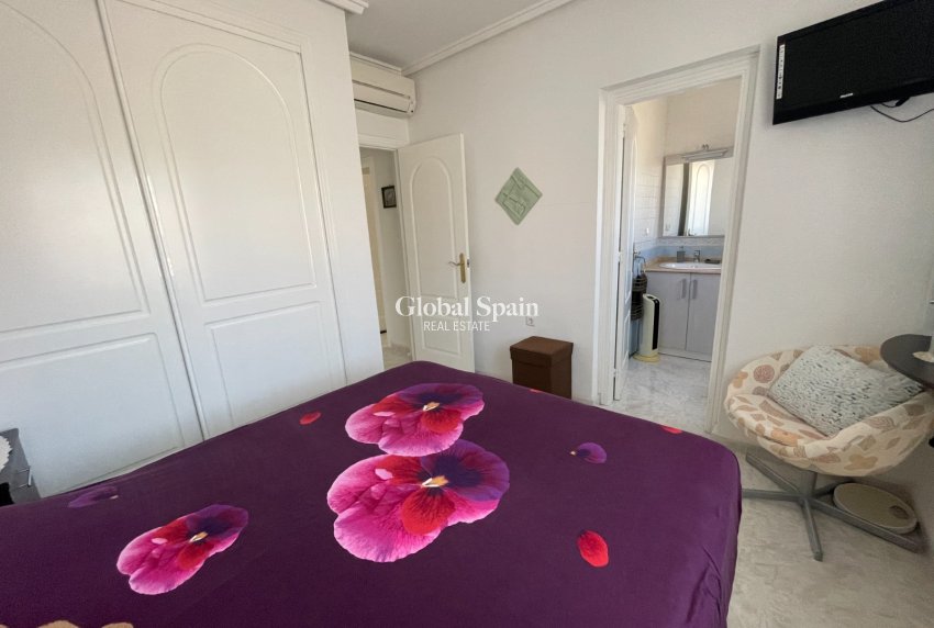 Resale - Villa -
ROJALES - Rojales