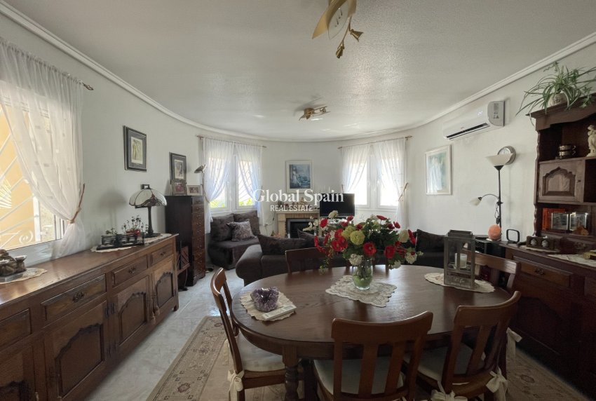 Resale - Villa -
ROJALES - Rojales