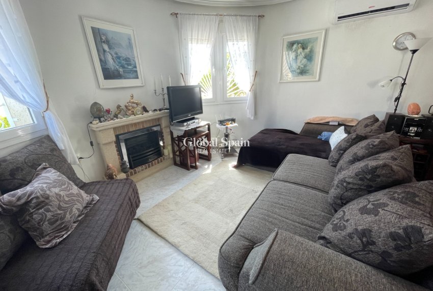 Resale - Villa -
ROJALES - Rojales