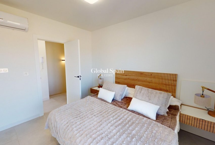 Resale - VILLA -
ROLDÁN - Inland