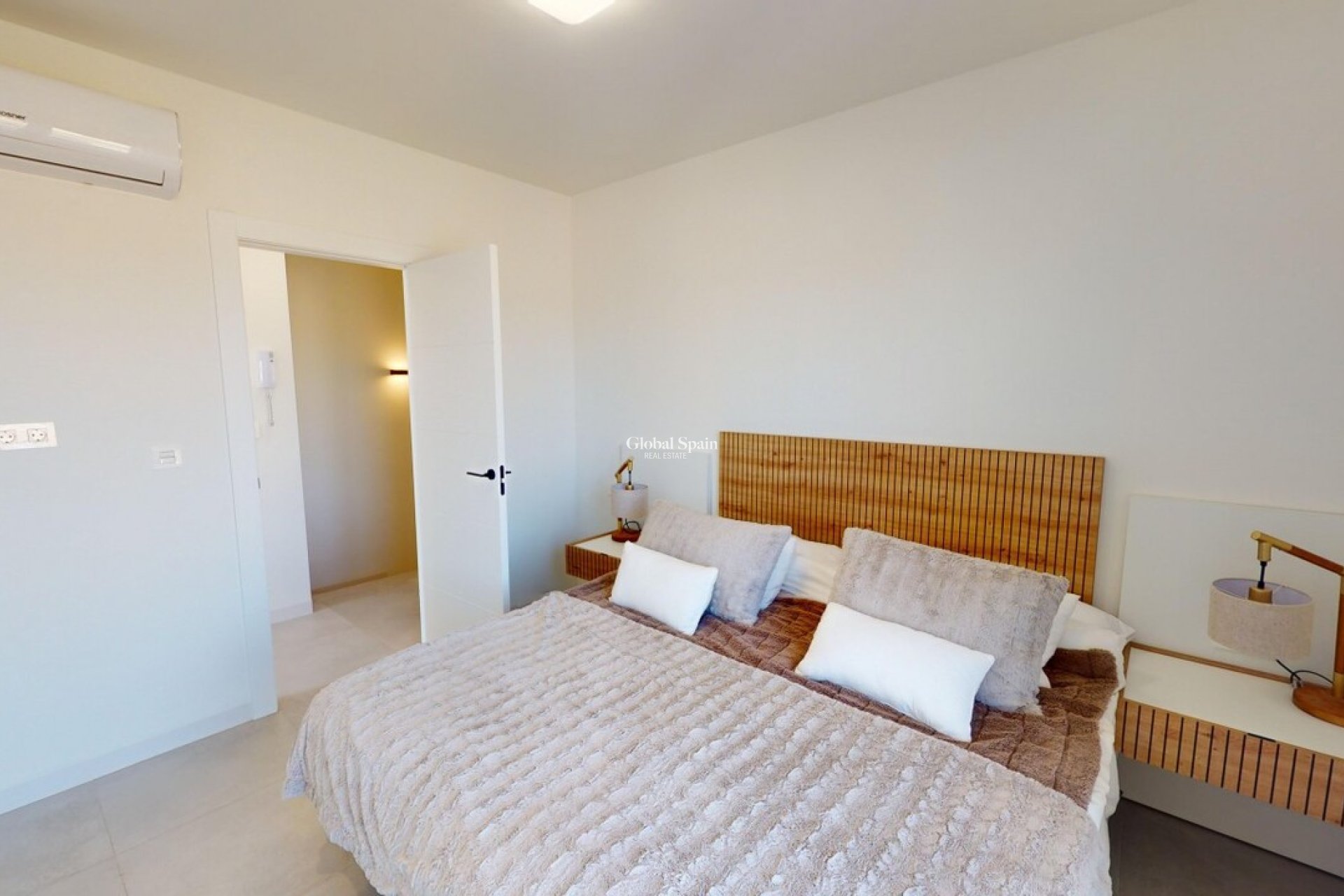 Resale - VILLA -
ROLDÁN - Inland