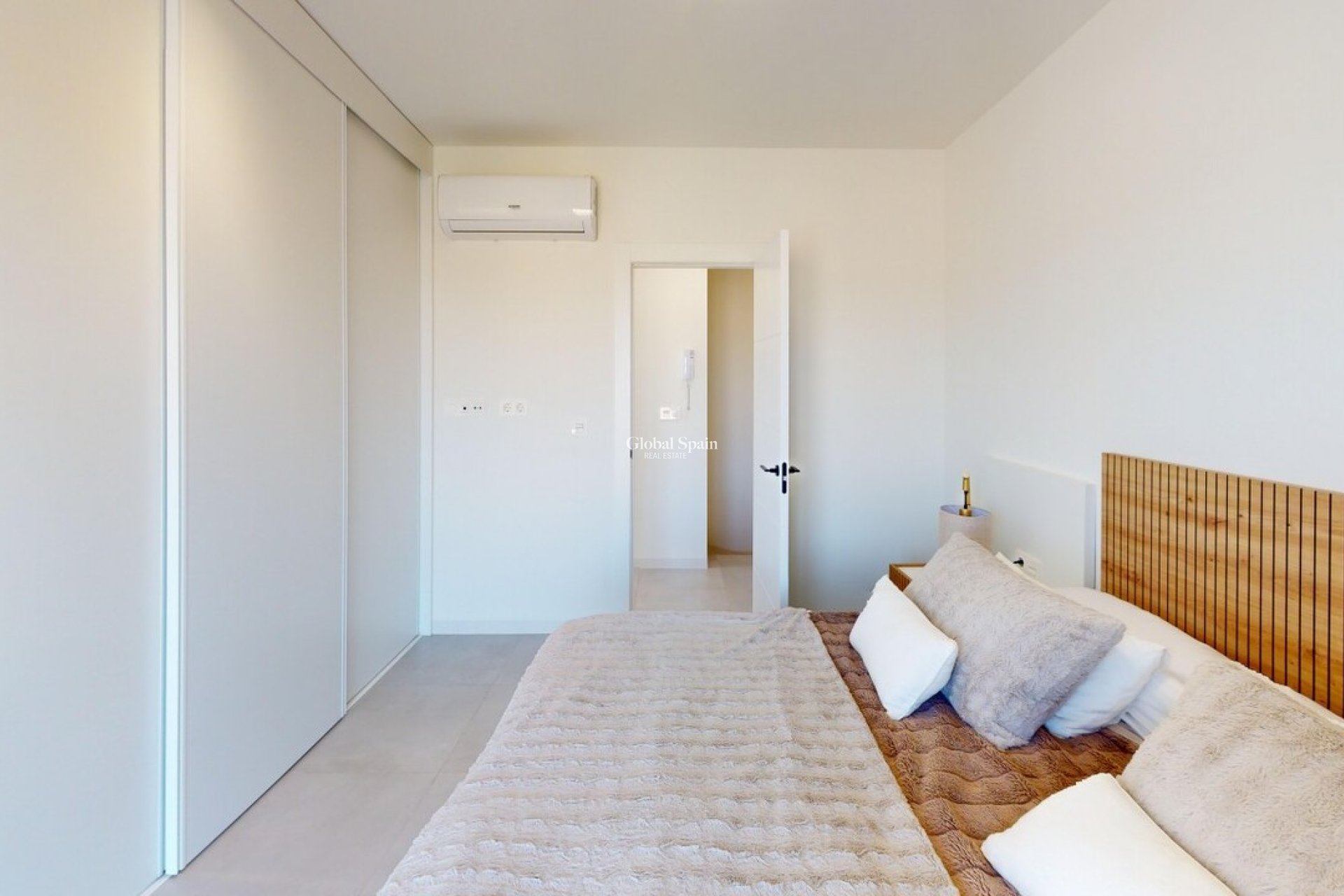 Resale - VILLA -
ROLDÁN - Inland