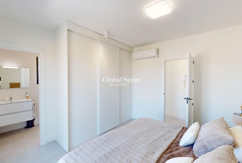 Resale - VILLA -
ROLDÁN - Inland