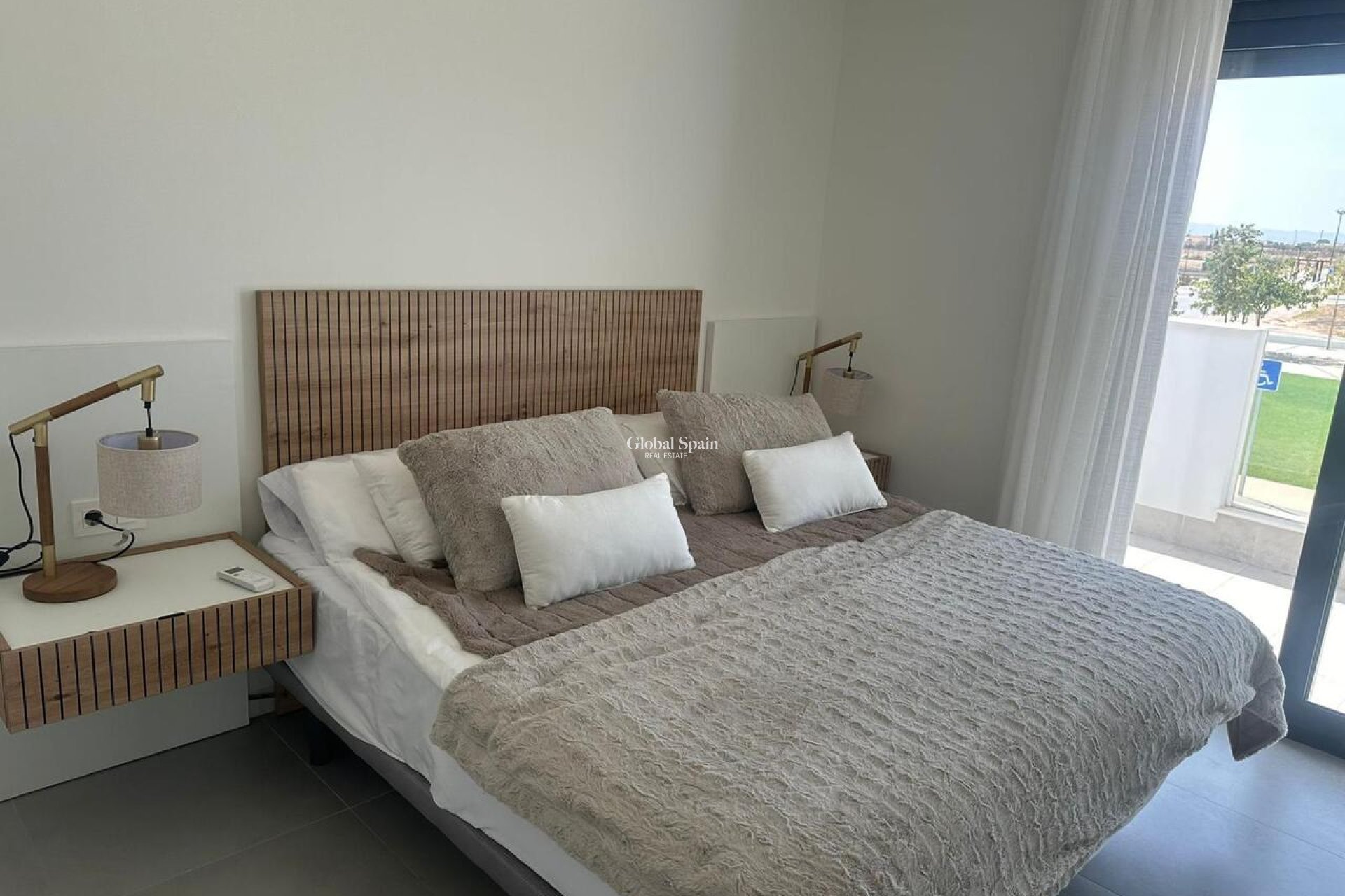 Resale - VILLA -
ROLDÁN - Inland