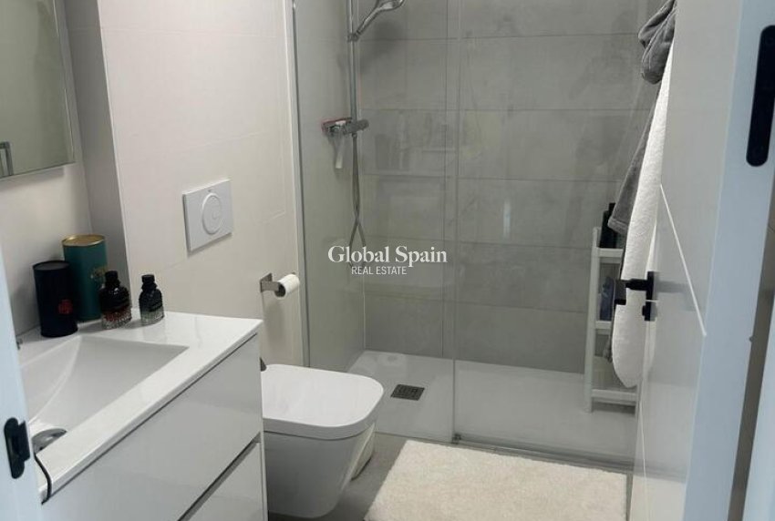 Resale - VILLA -
ROLDÁN - Inland